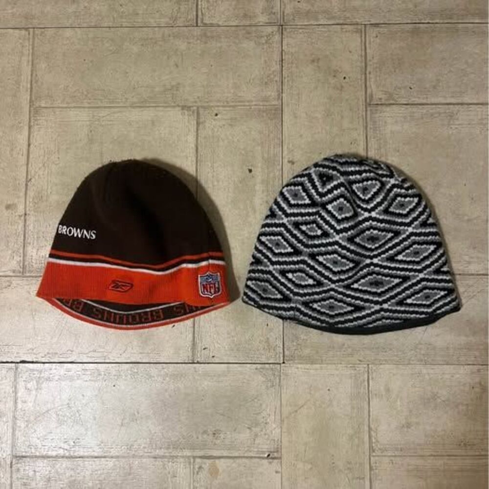 Beanie bundle reebok NFL Browns and 08/2015 Aeropostal beanie and scarf